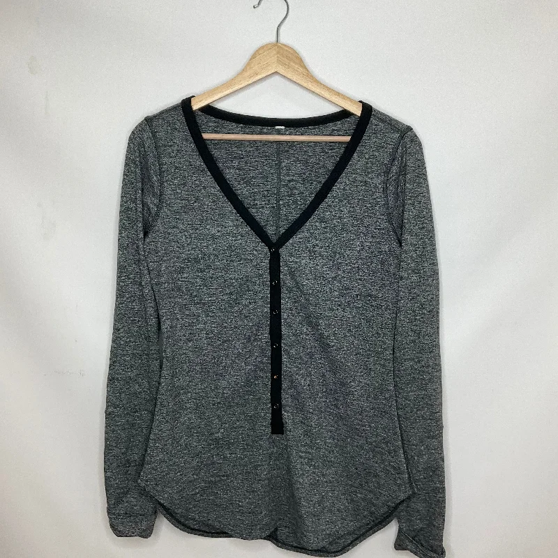 Button-up long sleeve Grey Athletic Top Long Sleeve Crewneck Lululemon, Size 6