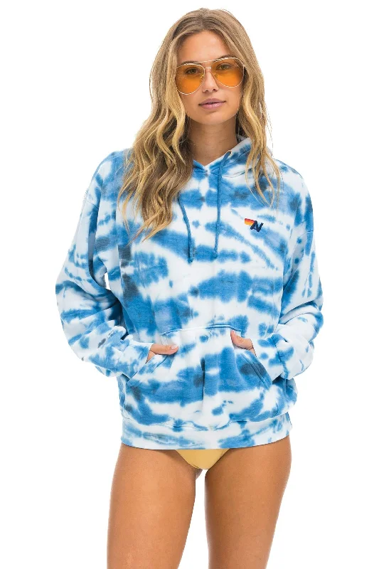 Casual-luxe HAND DYED PULLOVER HOODIE RELAXED - TIE DYE BLUE