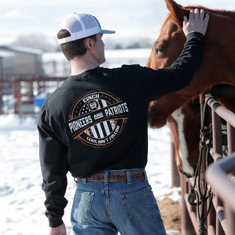 Plain shirt Cinch Men's "Pioneer & Patriots" L/S Graphic Logo T-Shirt in Black