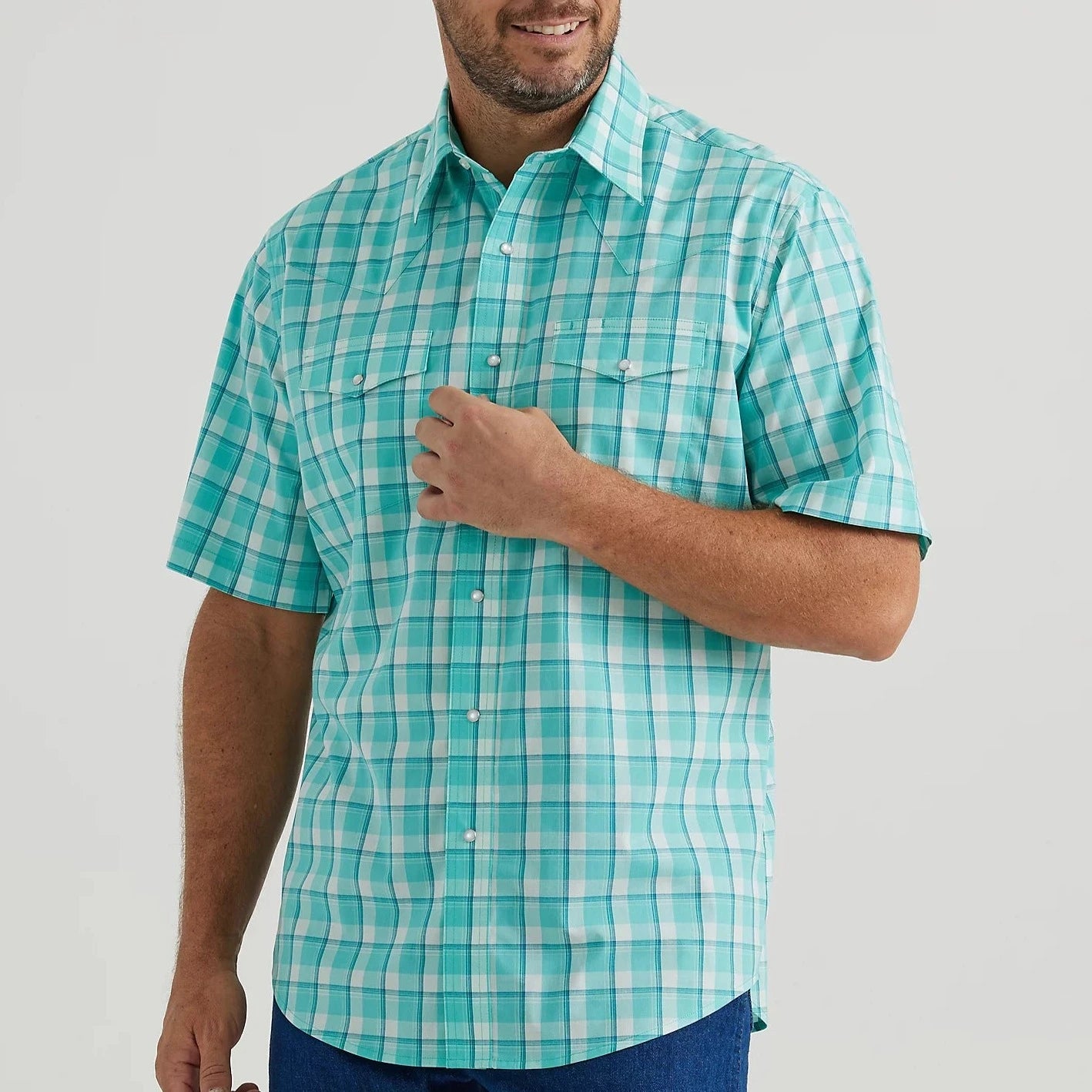 Checkered shirt Wrangler Men's Wrinkle Resist S/S Western Snap Shirt in Racing Turquoise